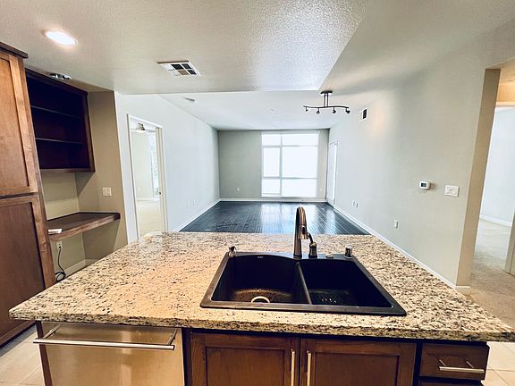 5th image of 21301 Erwin St Unit 514