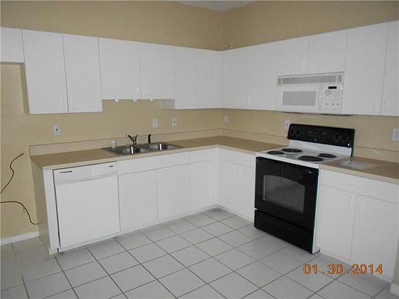 4th image of 1971 Westhampton Ct