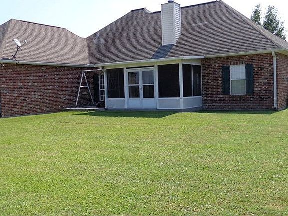 3rd image of 226 Chateau Dr