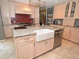 4 Oak Tree Ln, New Fairfield, CT 06812