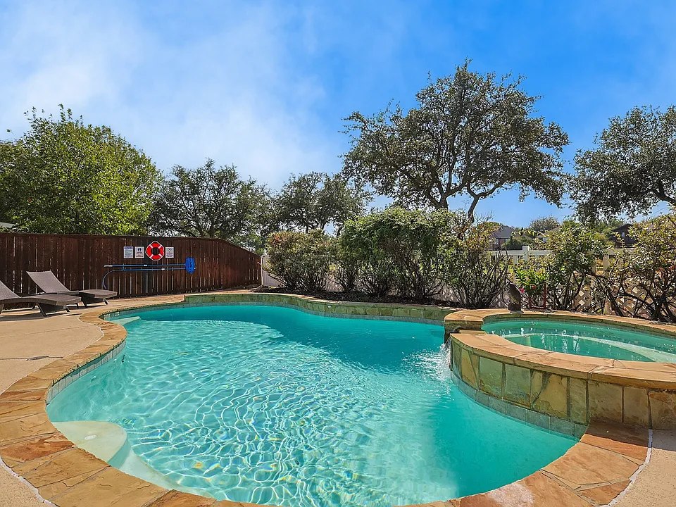 12013 Creek Point Dr