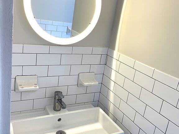 5th image of 4305 44th St APT 2J