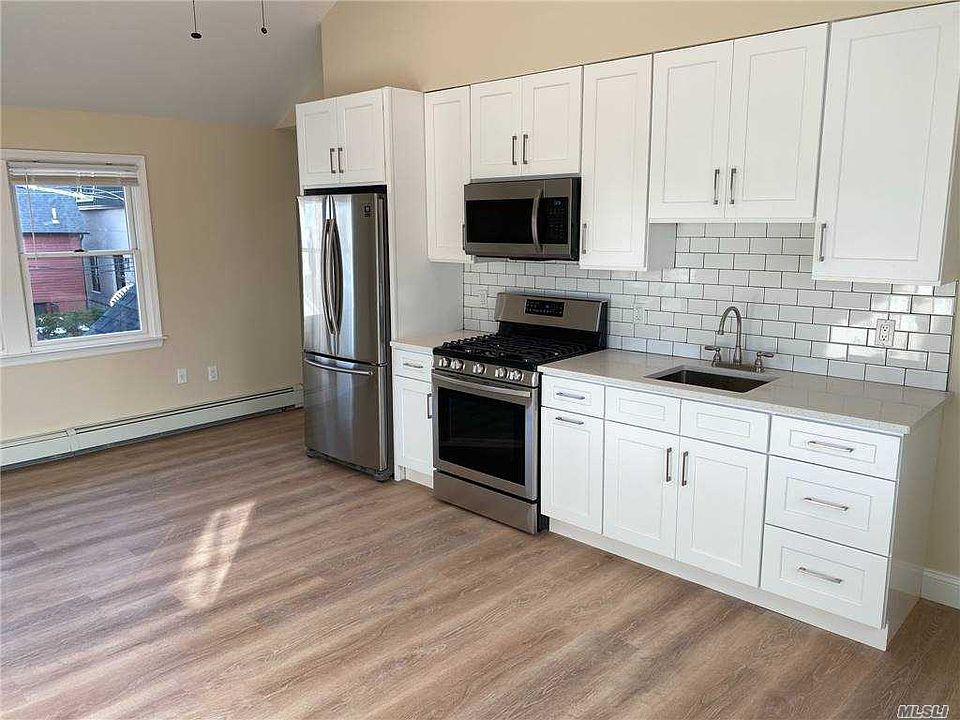 1st image of 22 Roosevelt Ave Floor 2