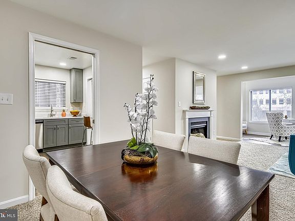 5th image of 2820 Lee Oaks Pl APT 201