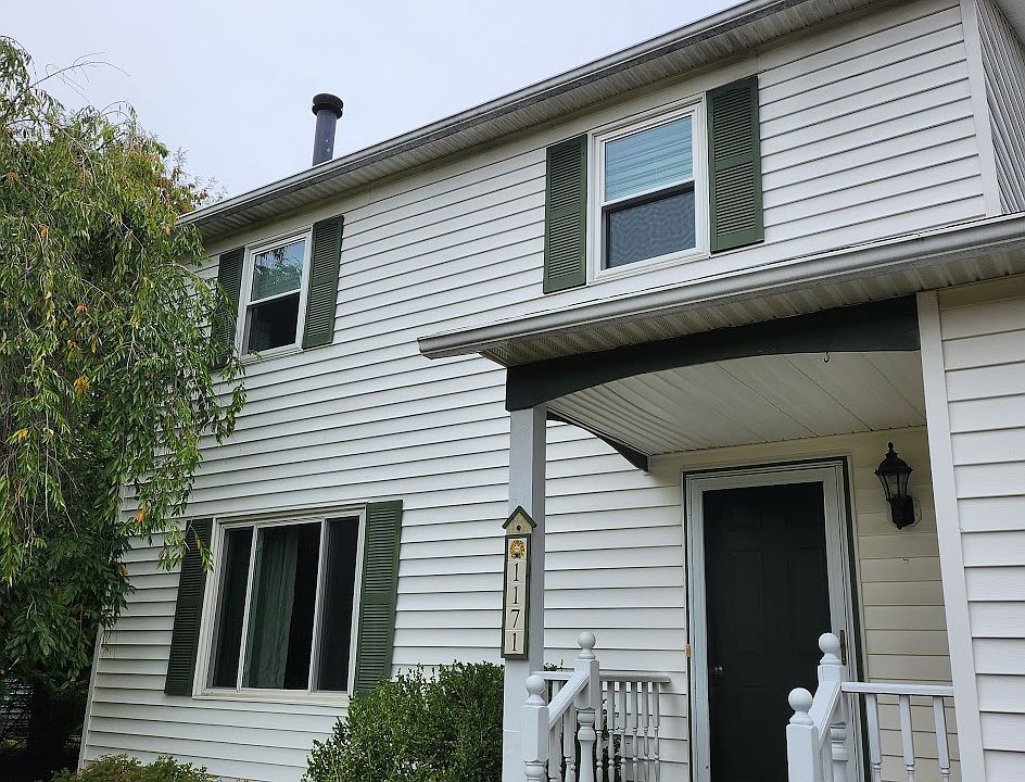 1st image of 1171 Laural Ln