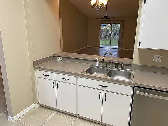 9852 Bayboro Bridge Dr — Photo 11