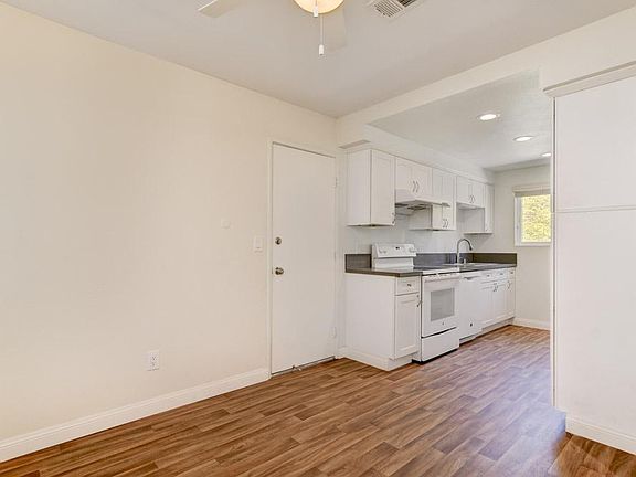 4th image of 5156 E Parker St