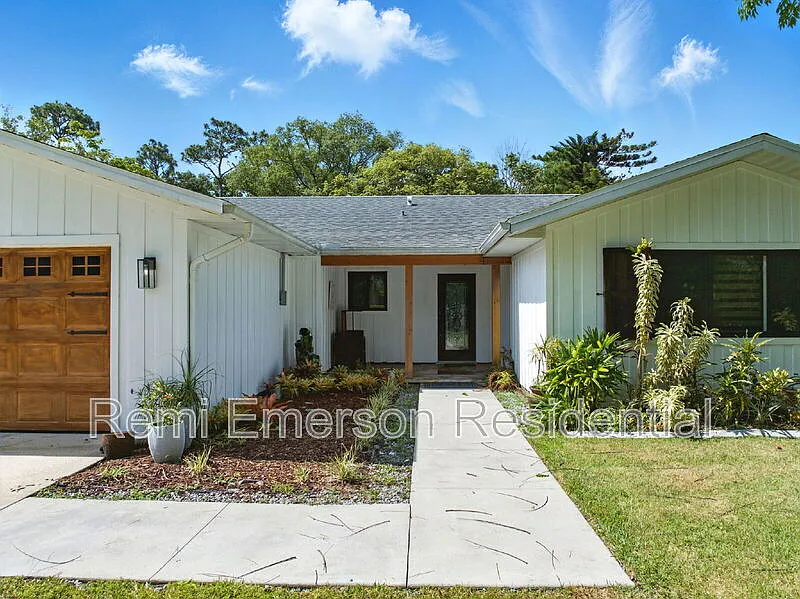 3 bed, 2.0 bath, 1778 sqft, $2,600 — Photo 3