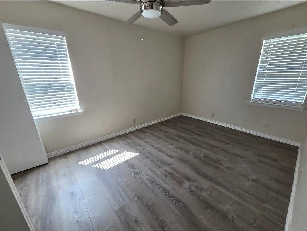 2 bed, 800 sqft, $1,545 — Photo 3