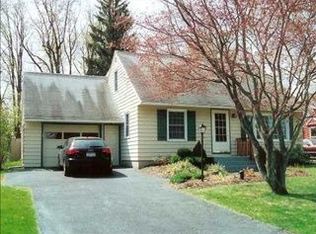 133 Green Acres Dr, Liverpool, NY 13090