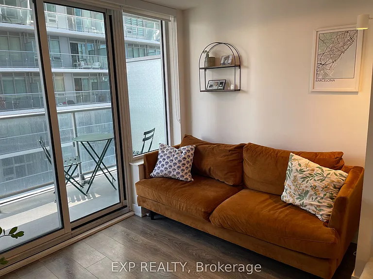 195 Redpath Ave #2015 — Photo 10