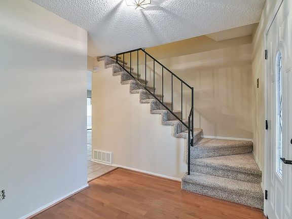 4th image of 416 Teal Wood Ln