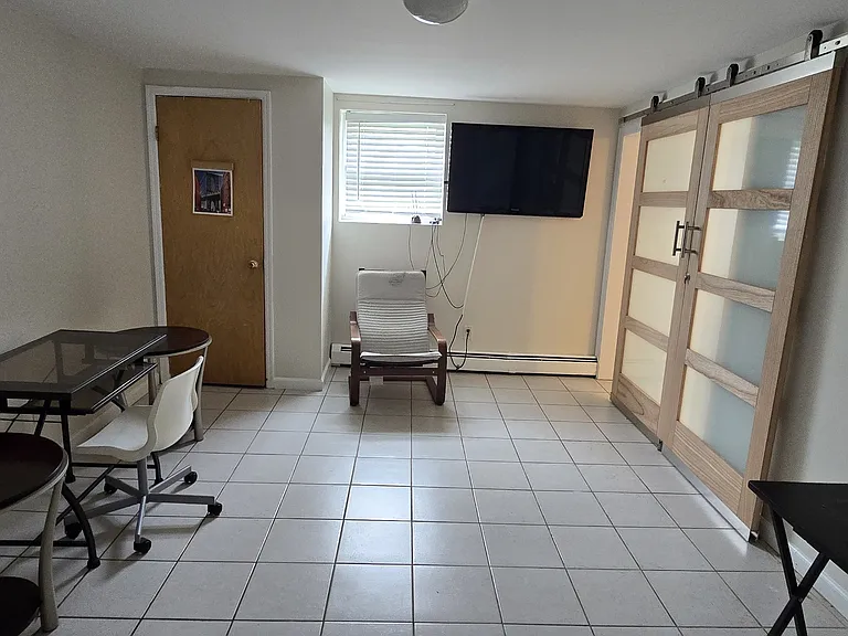 35 Universal Ave — Photo 22