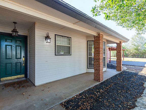 4th image of 717 Groves Rd