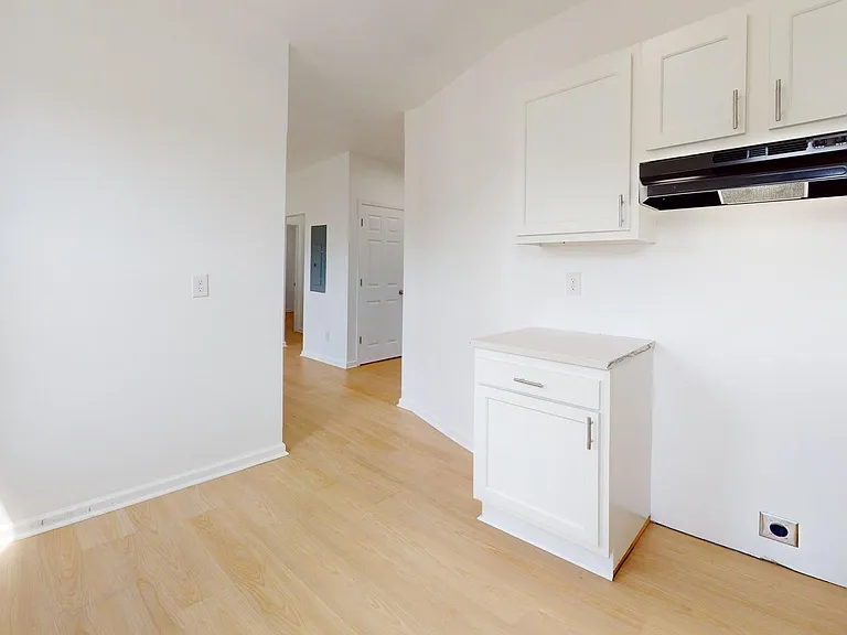 2550 Elyria Ave — Photo 86