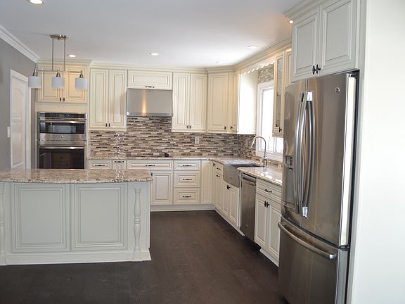 3rd image of 49 Seneca Ave