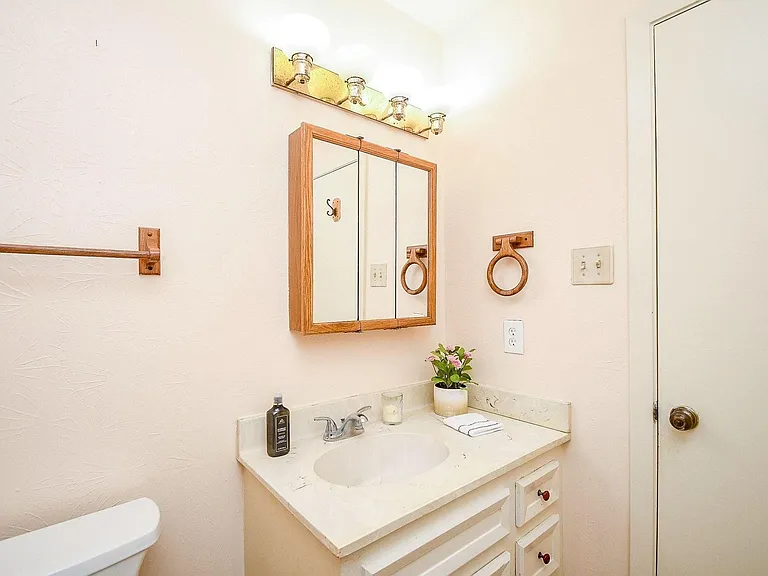 4902 Rainwater Dr — Photo 16
