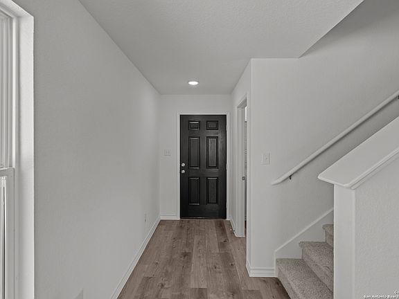 2nd image of 4029 Lily Glade Ln