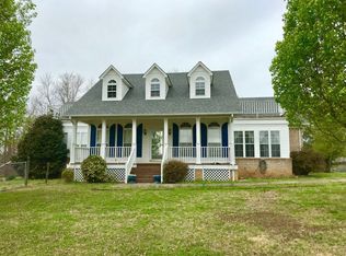 921 Grandmere Rd, Lawrenceburg, TN 38464