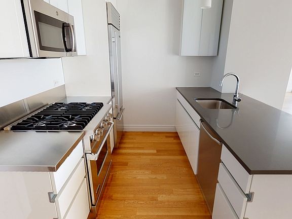 5th image of 550 W 54th St APT 22C