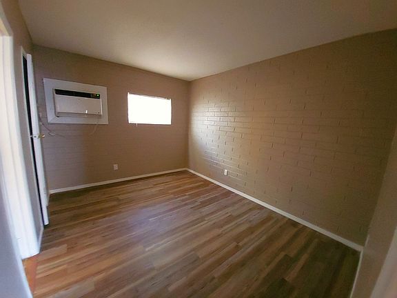 5th image of 1514 E Adams St APT 3
