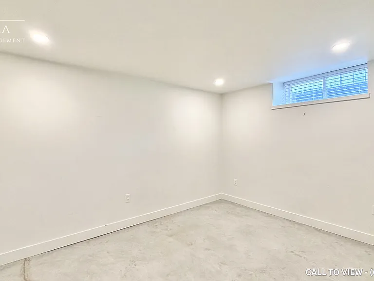 1370 Killarney Beach Rd #7 — Photo 6