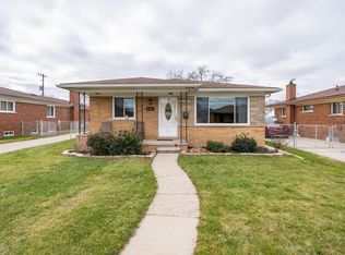 28341 Palm Beach Dr, Warren, MI 48093