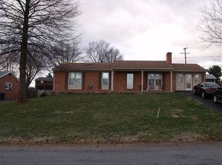 936 Norbourne Ave, Vinton, VA 24179