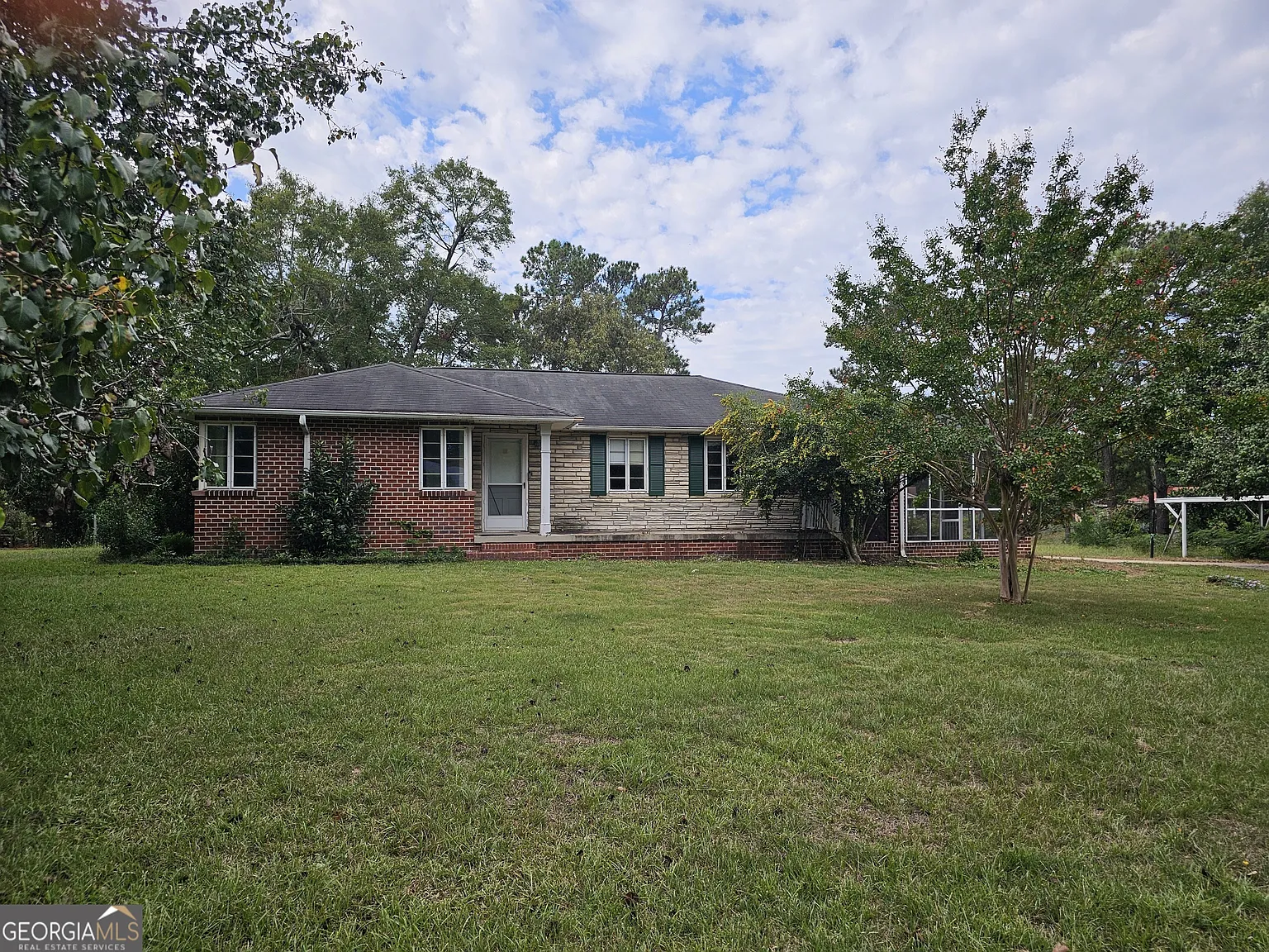 1470 Alberta Pl photo 1