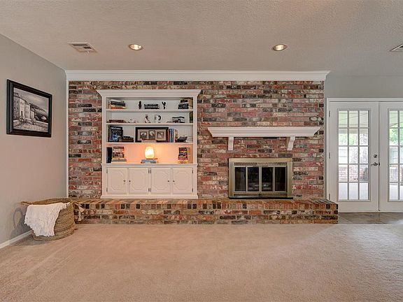 2nd image of 6409 N College Ave
