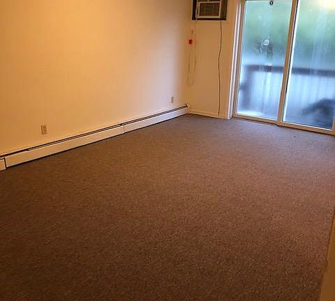 2nd image of 618 Midland Ave APT 2
