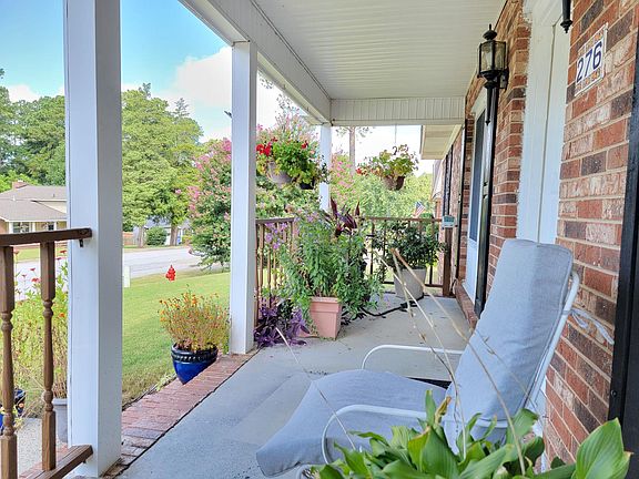 5th image of 276 Hillwood St