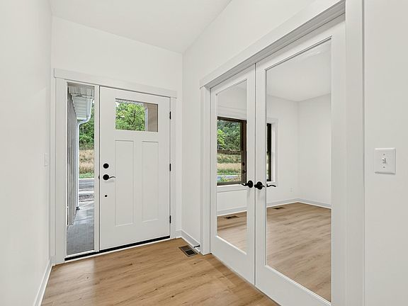 2nd image of 3756 Stonehedge Dr NE