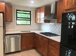 2821 44th St FLOOR 2, Astoria, NY 11103