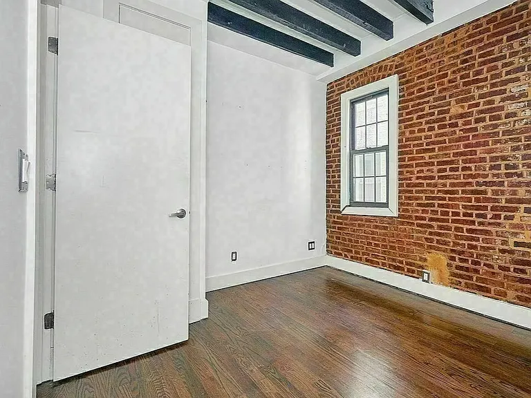 1647 Norman St #2F — Photo 5