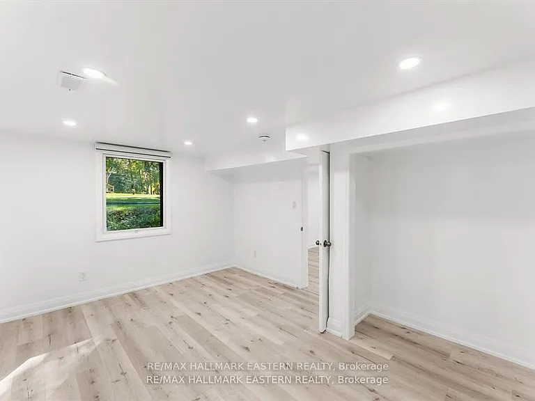 1037 E Communication Rd #LOWER — Photo 5