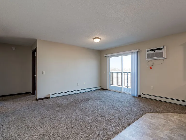 Lakeside Apartments — Photo 9