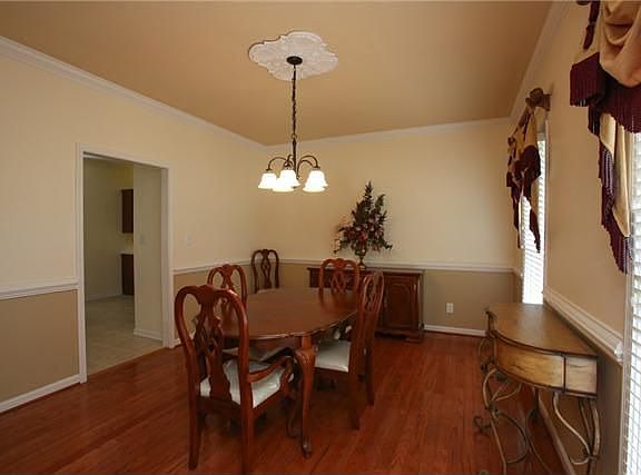 5th image of 2581 Hedgerow Ln
