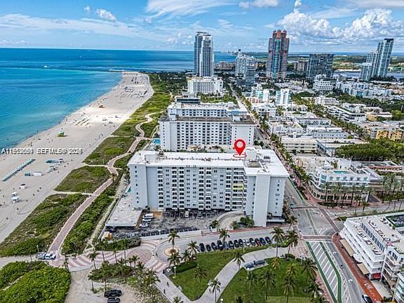 4th image of 465 Ocean Dr APT 524