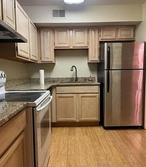 2233 S Huron Pkwy #2 — Photo 3