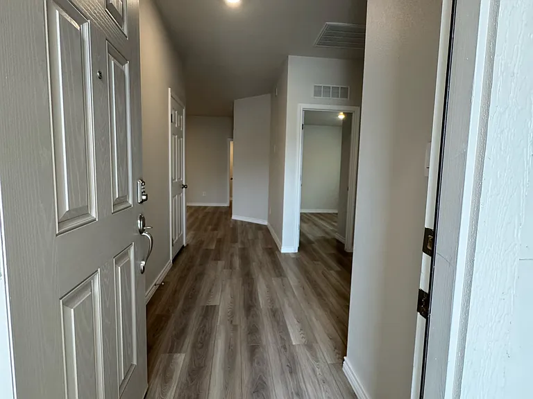 1645 Pleasant Dr — Photo 7