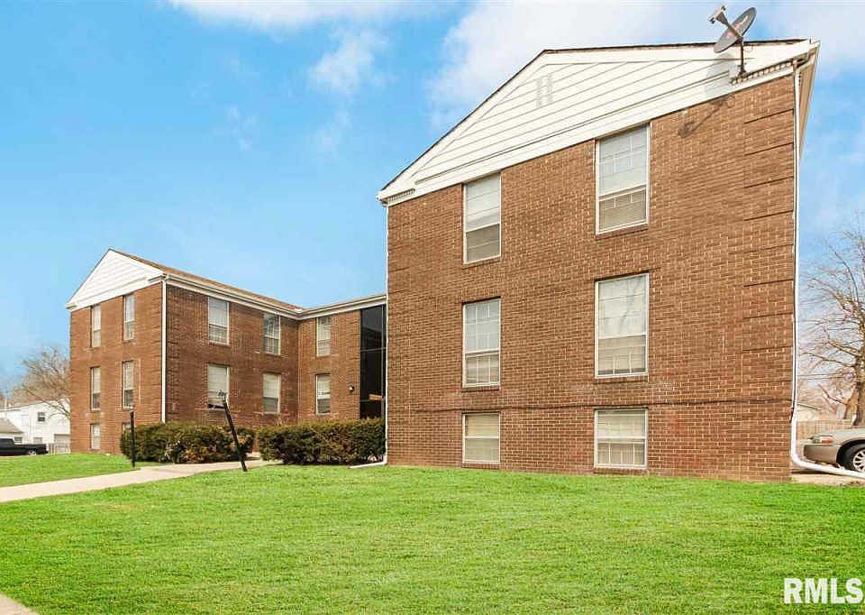 1st image of 919 W Crestwood Dr