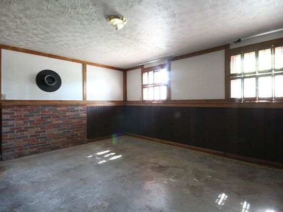 3rd image of 6713 Cordova Dr