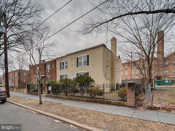 3rd image of 4325 Halley Ter SE APT 201