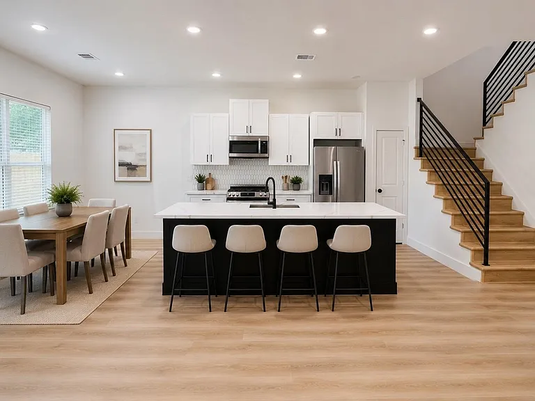 5312 Denmark St — Photo 3