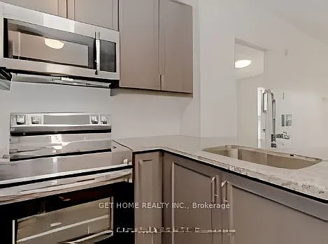 95 Dundas St W #303 — Photo 10