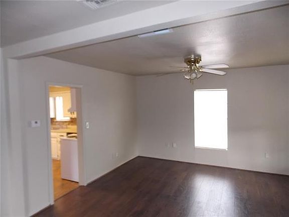 3rd image of 725 N Houston St