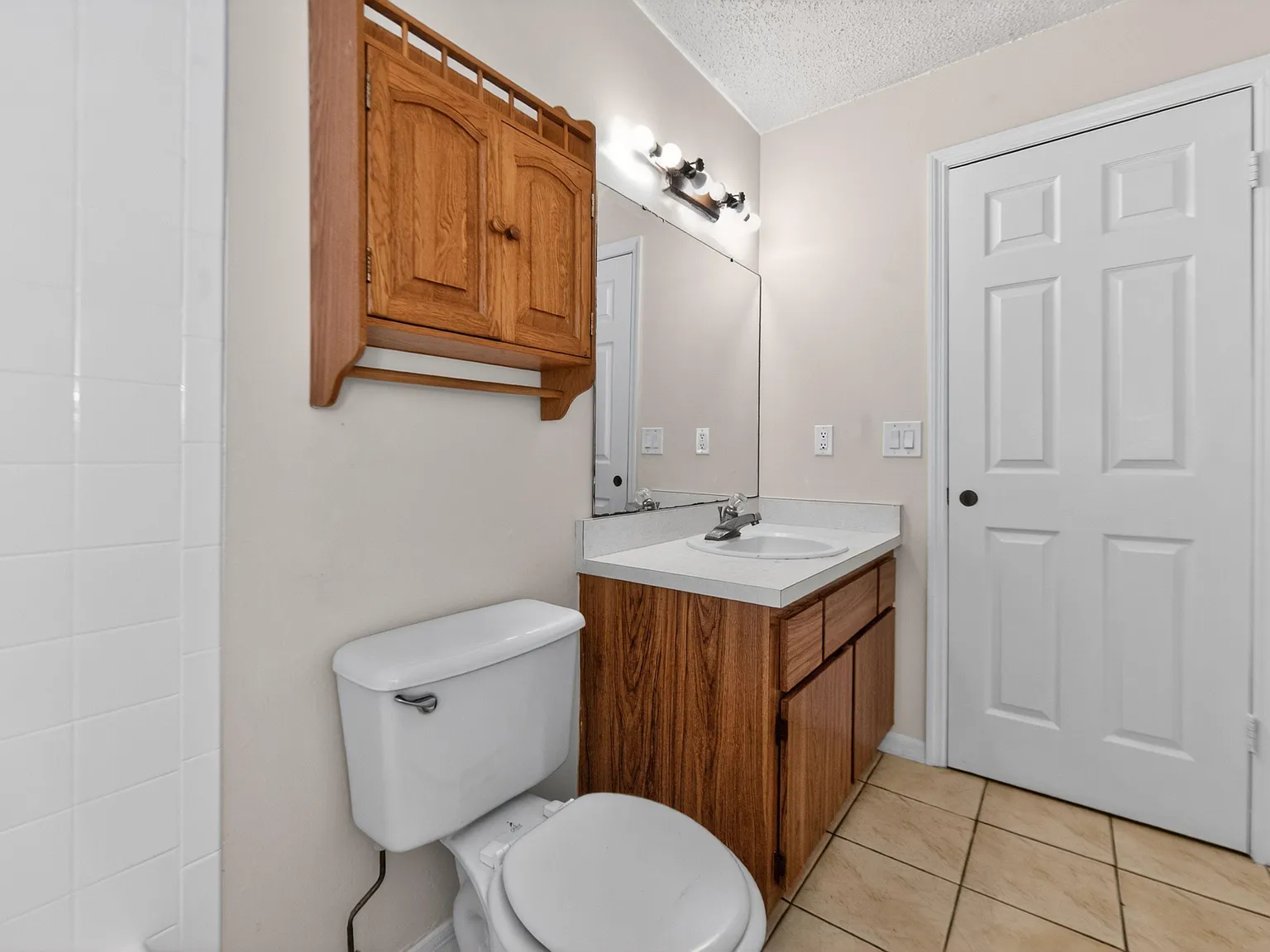 3 bed, 1.0 bath, 1200 sqft, $815 — Photo 3
