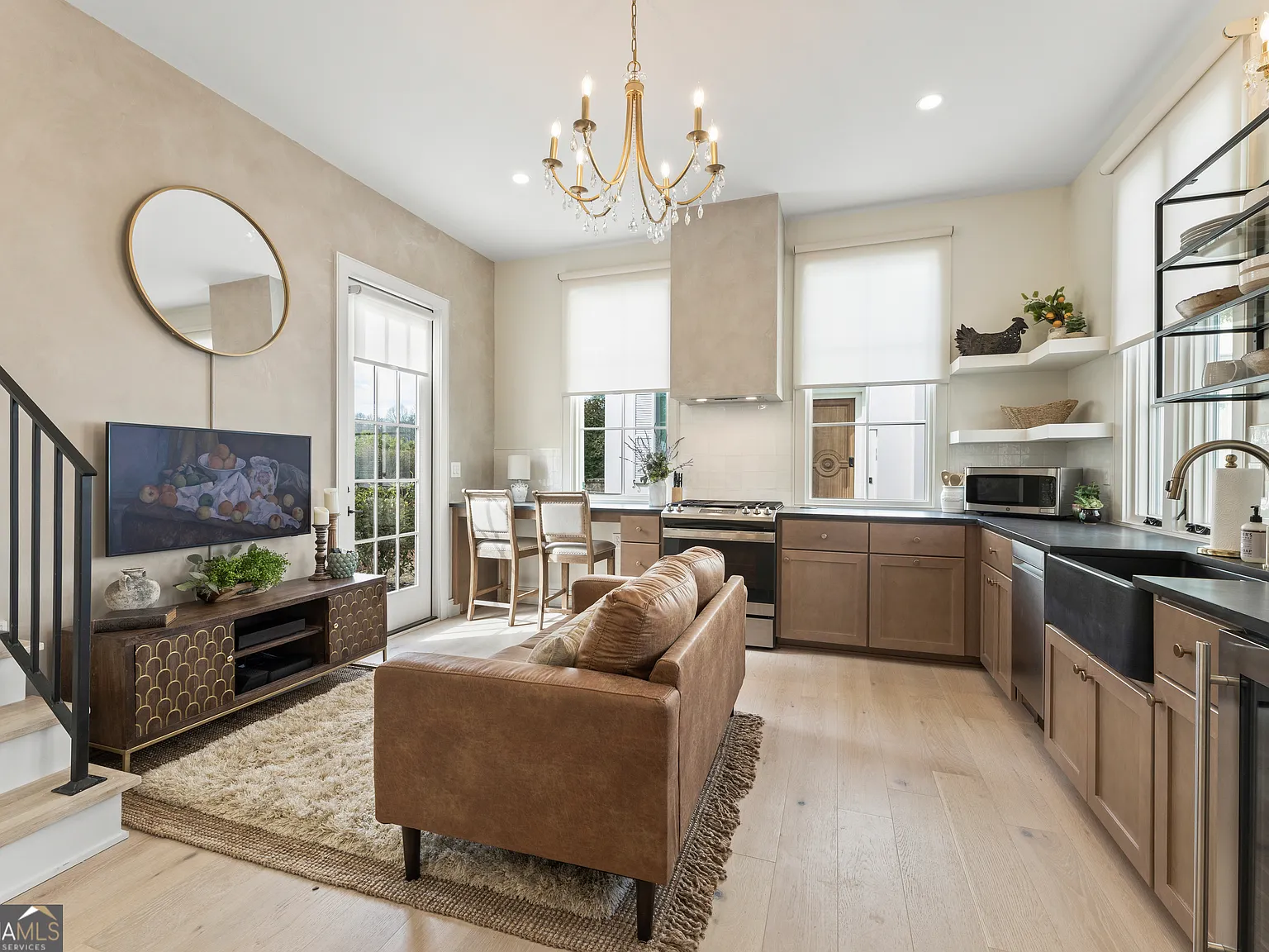 2 bed, 2.0 bath, 928 sqft, $4,500 — Photo 3