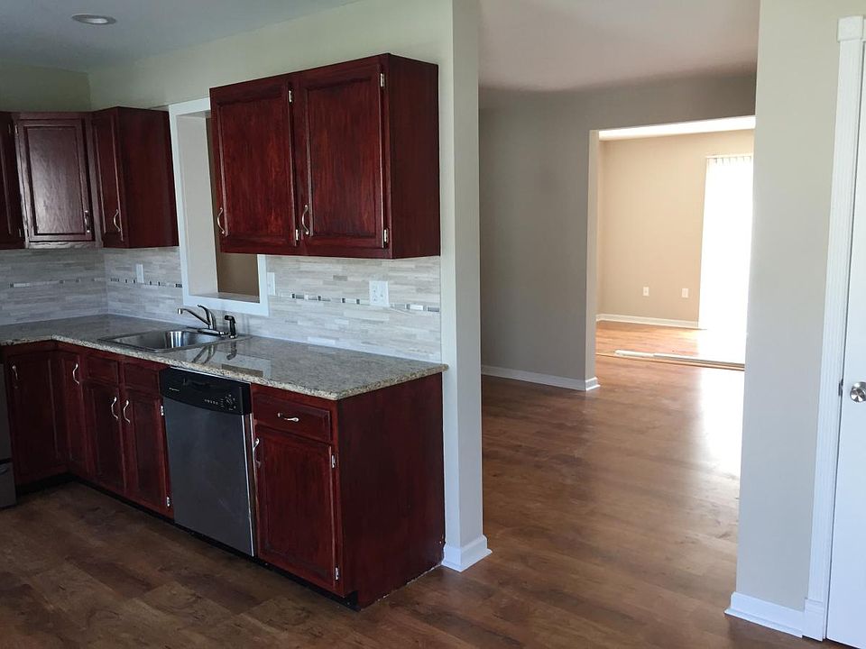 Tile backsplash